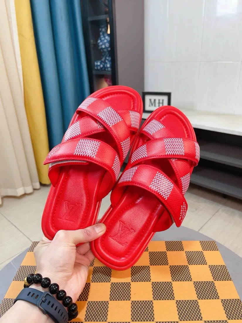 Men's shoes 💰380🌹🌹 (lv-Louis Vuitton) New men's slippers, high-end boutique, exquisite embossed logo decoration on the upper, fine workmanship, super soft soles, casual, loose and comfortable, a must-have in summer! \nsize：38-44